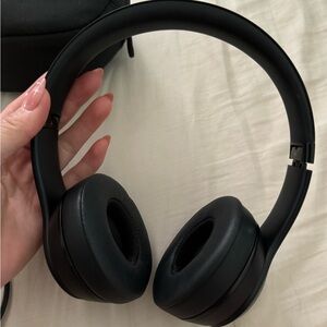BeatsbyDre Wireless Headphones